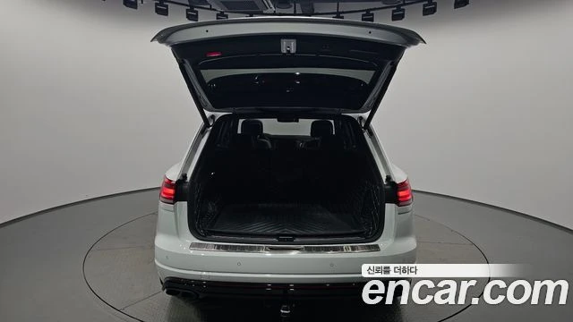 VW Touareg 3.0TDI R-Line| 360| HEAD UP| PANO| ПАМЕТ| ОБДУХ, снимка 17 - Автомобили и джипове - 55903096