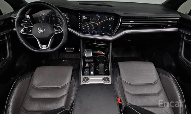 VW Touareg 3.0TDI R-Line| 360| HEAD UP| PANO| ПАМЕТ| ОБДУХ, снимка 5 - Автомобили и джипове - 55903096