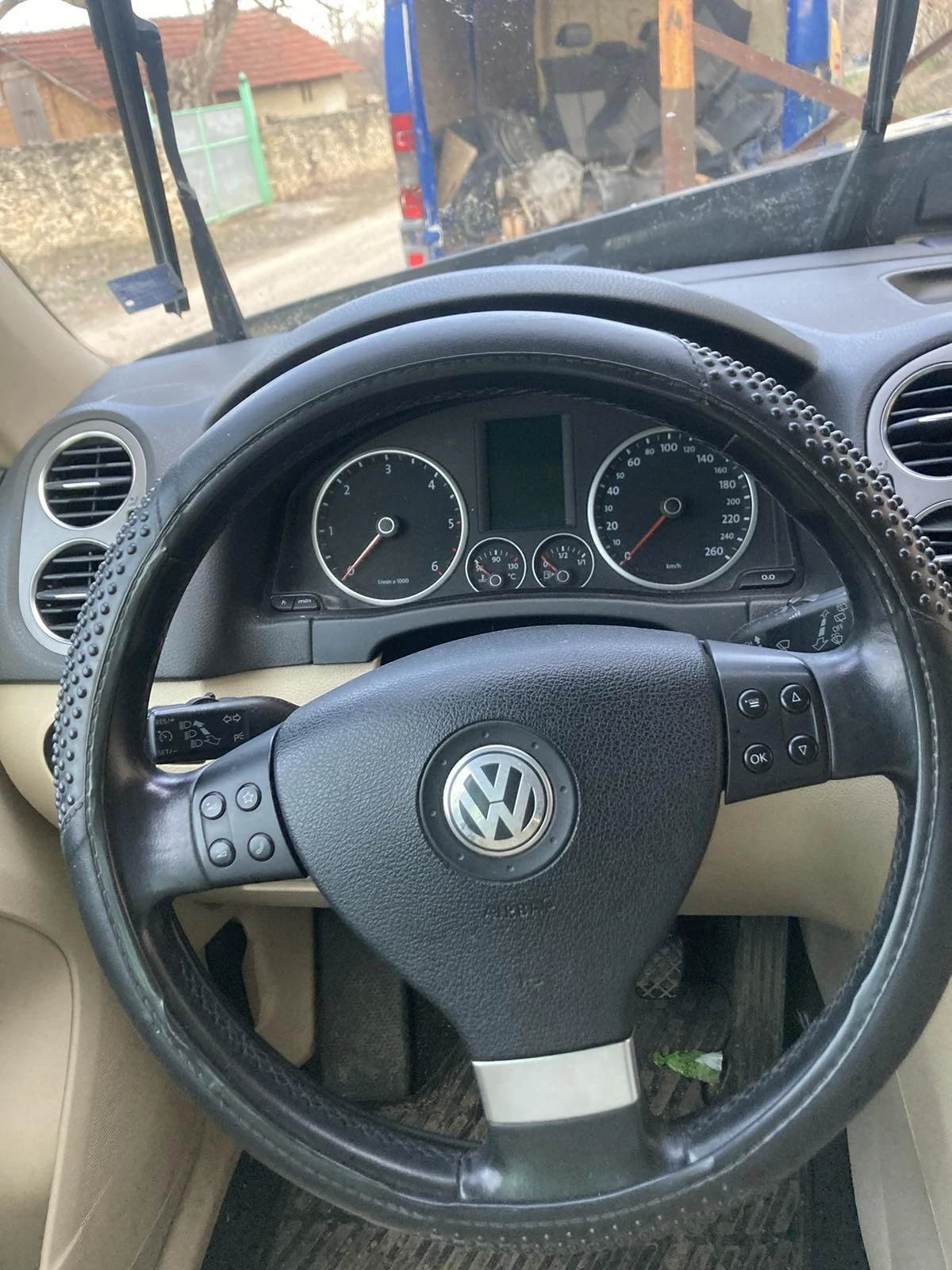 VW Tiguan 2.0tdi 140 - изображение 7