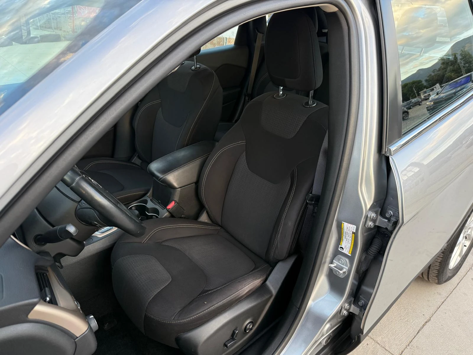 Jeep Cherokee 2.2 Multijet 4WD Навигация/Автомат/Собствен лизинг - изображение 10