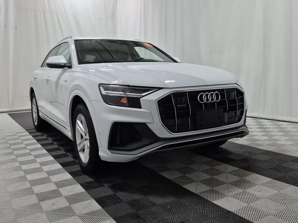 Audi Q8 * PROGRESSIV * CARFAX * БЕЗ ПЪРВОНАЧАЛНА ВНОСКА - изображение 3