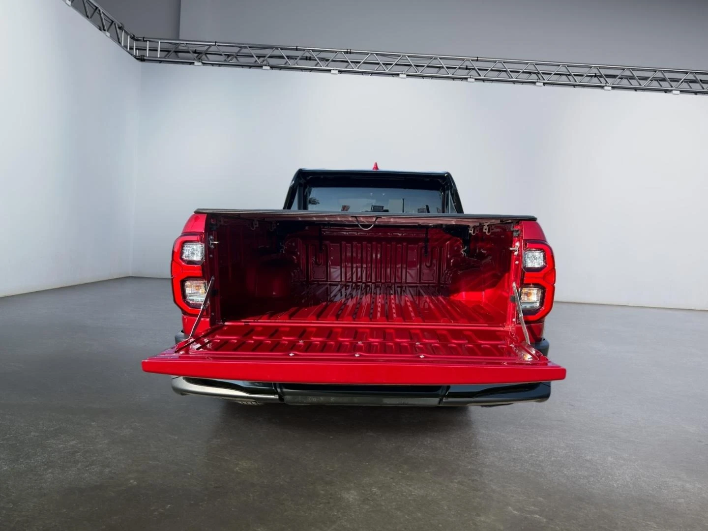 Toyota Hilux 2.8 D-4D/GR SPORT/DOUBLE CAB/JBL/360/LED/ - изображение 6