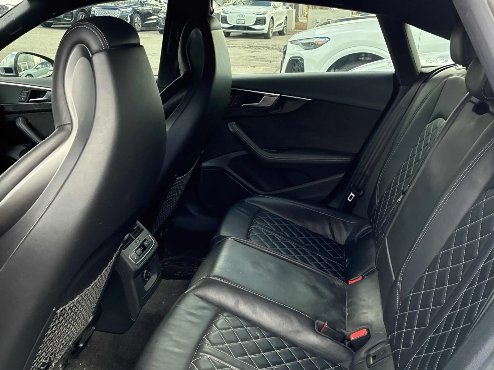 Audi SQ5 MATRIX* ХЕДЪП* 360КАМЕРА* LANE* ASSIST* ПАНОРАМА* , снимка 10 - Автомобили и джипове - 53829028