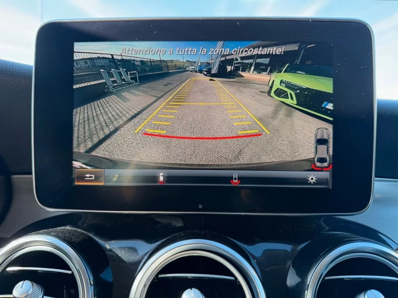 Mercedes-Benz GLC 250 AMG / COUPE / 4 MATIC /FULL LED / ПАНОРМА / КАМЕРА, снимка 8 - Автомобили и джипове - 53896137