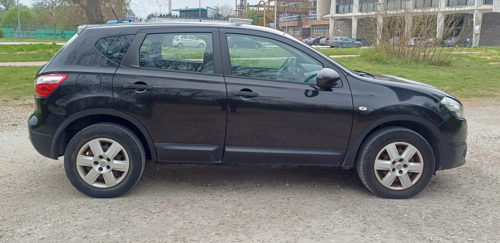 Nissan Qashqai 1.5 DCI-110 к.с Facelift, снимка 8 - Автомобили и джипове - 54216660