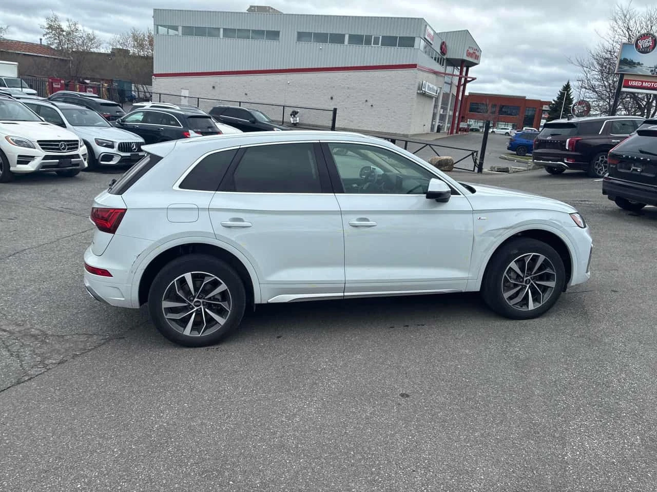 Audi Q5 Technik/MATRIX/360/DIS/B&O/ОБДУХВАНЕ, снимка 16 - Автомобили и джипове - 54378295