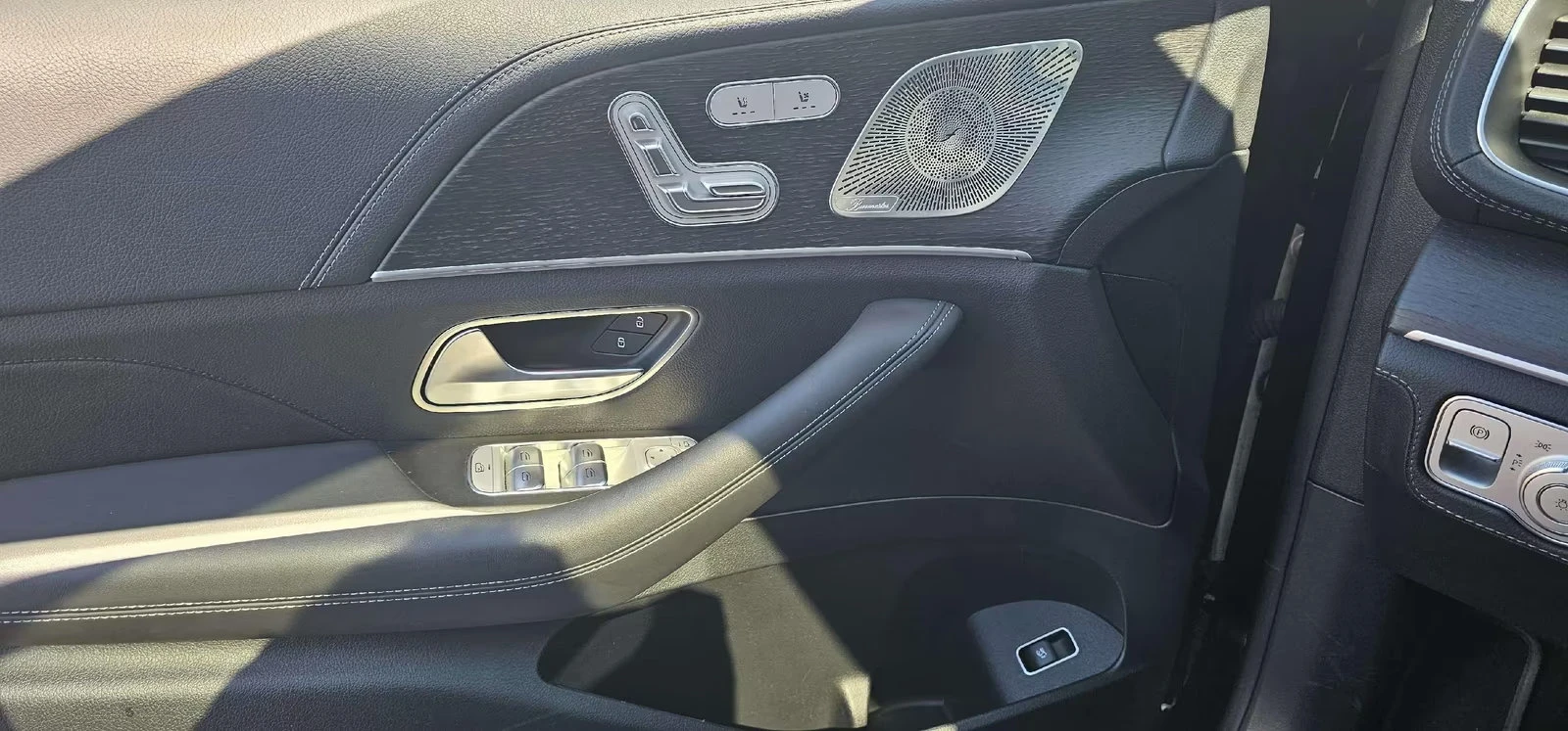 Mercedes-Benz GLE 400 COUPE/AMG/330HP/PANO/360/HUD/BURM/512z, снимка 16 - Автомобили и джипове - 55121880