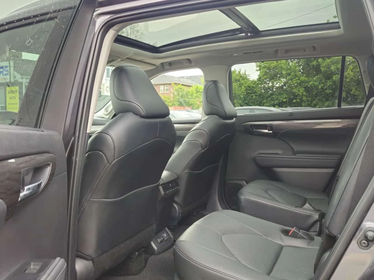 Toyota Highlander * Hybrid Limited * CARFAX * ОПЦИЯ ЗА ФИНАНСИРАНЕ, снимка 17 - Автомобили и джипове - 55199419