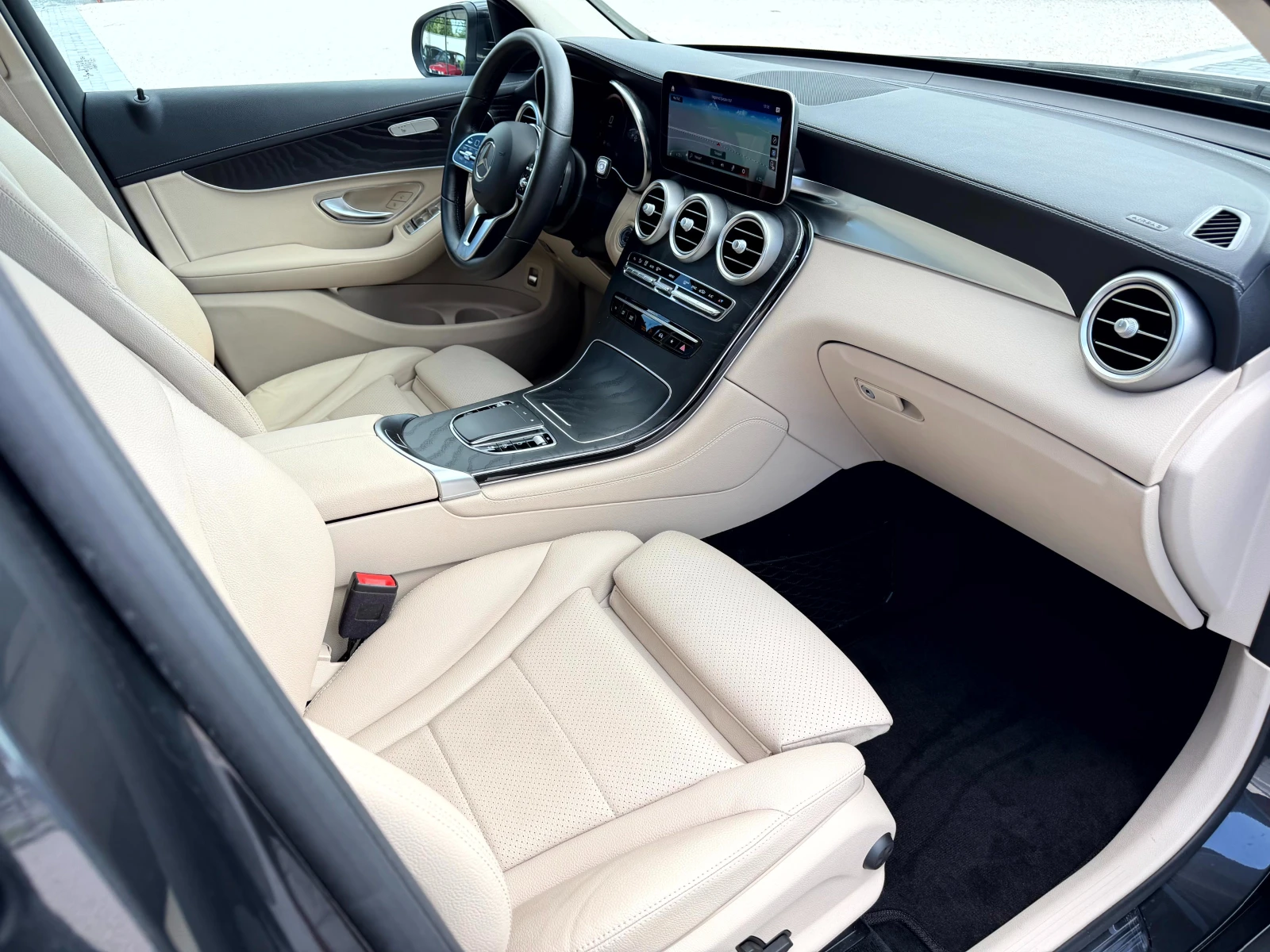 Mercedes-Benz GLC 220 d COUPE 4MATIC FACELIFT ПЪЛНА СЕРВИЗНА ИСТОРИЯ!!!, снимка 10 - Автомобили и джипове - 55218347