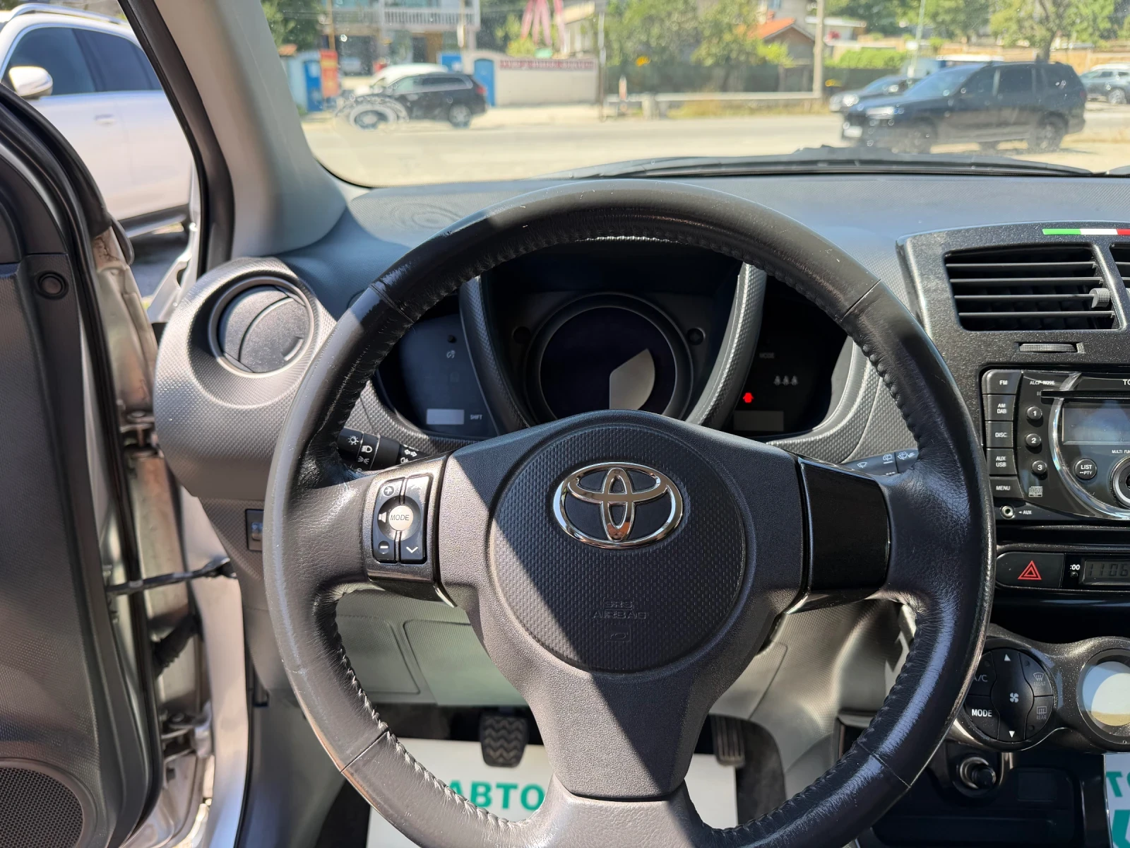 Toyota Urban Cruiser 1.4 DIZEL, 4x4, 175 ХИЛЯДИ, снимка 16 - Автомобили и джипове - 55473464