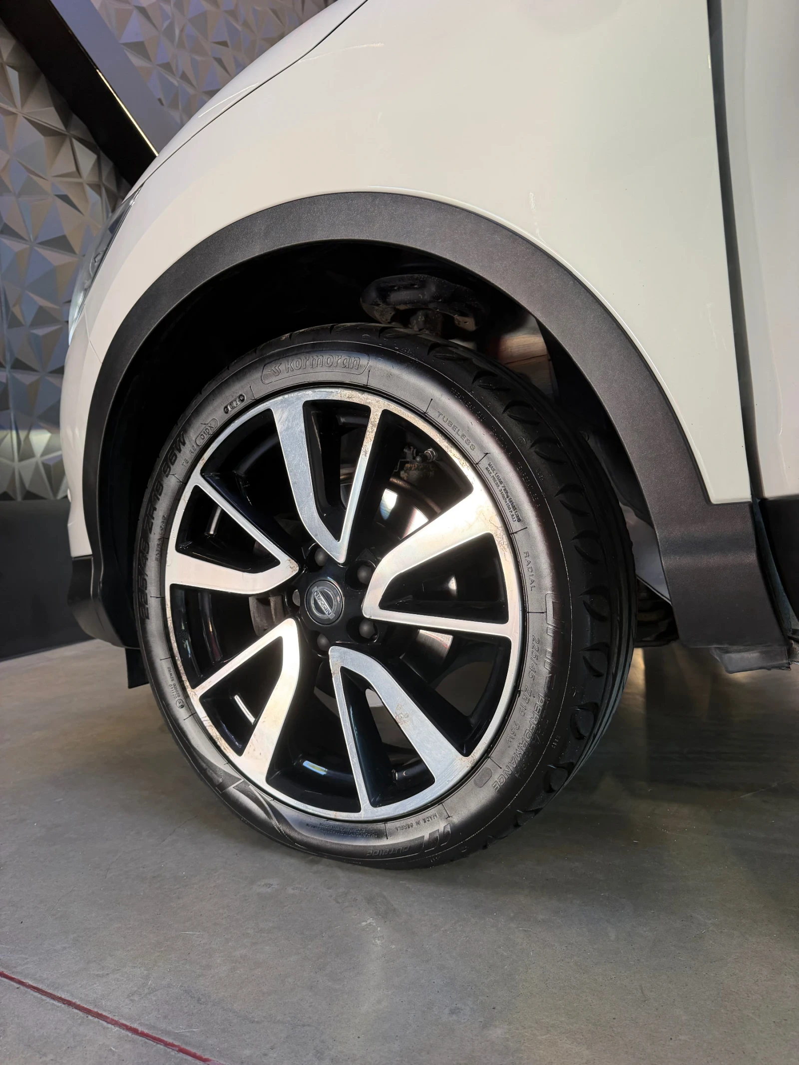 Nissan Qashqai 1.6 DCI * ПАНОРАМА * 360 Камера * , снимка 15 - Автомобили и джипове - 56111589