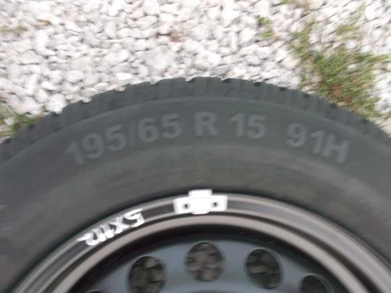 Гуми Летни 195/65R15, снимка 5 - Гуми и джанти - 23274714