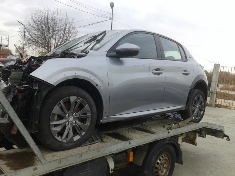 Peugeot 208, снимка 1 - Автомобили и джипове - 43177778