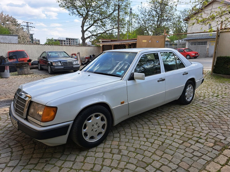 Mercedes-Benz 124 250 D, снимка 1 - Автомобили и джипове - 47489200