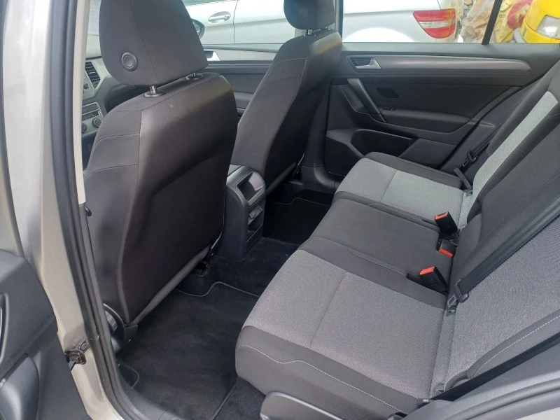 VW Golf Plus 1.6 TDI, снимка 6 - Автомобили и джипове - 47929375