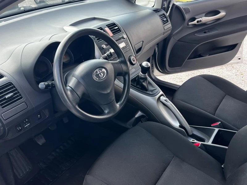 Toyota Auris 1.4d4d , снимка 11 - Автомобили и джипове - 47472523