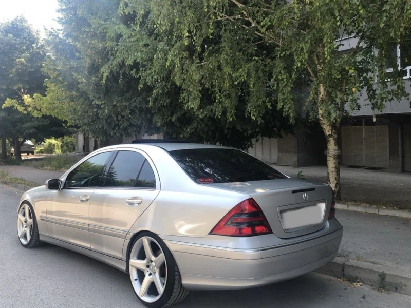 Mercedes-Benz C 220, снимка 4 - Автомобили и джипове - 48550962