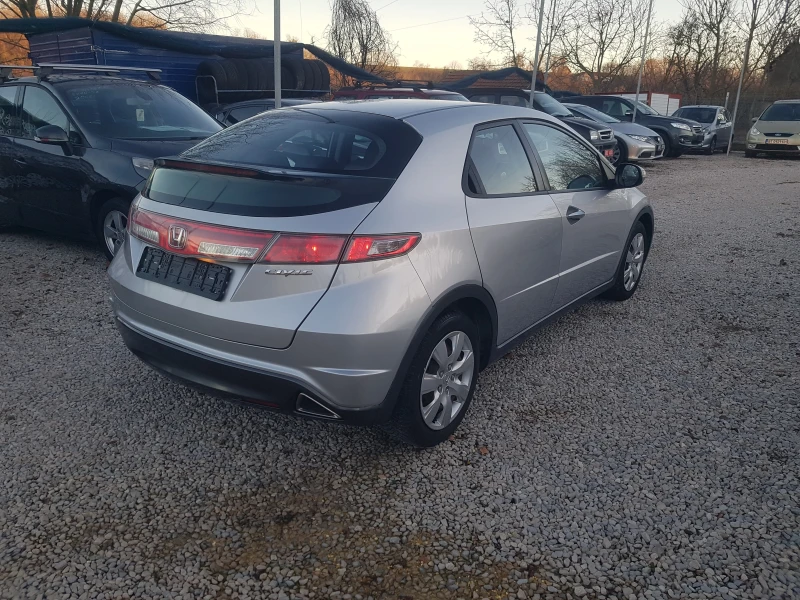 Honda Civic 1.4i-100к.с., снимка 3 - Автомобили и джипове - 48610592