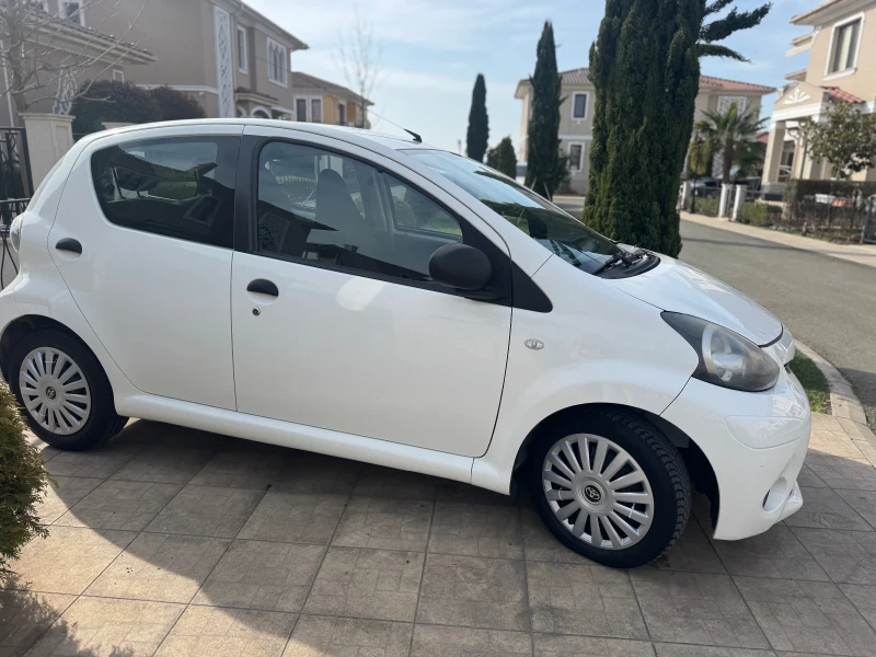 Toyota Aygo, снимка 4 - Автомобили и джипове - 49575862