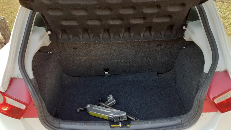 Seat Ibiza, снимка 2 - Автомобили и джипове - 52362635