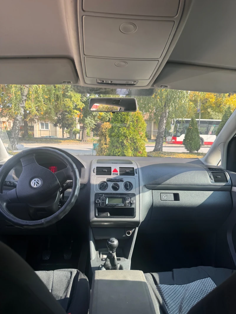 VW Touran, снимка 5 - Автомобили и джипове - 52407787