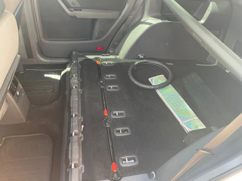 VW Touran, снимка 11 - Автомобили и джипове - 52407787