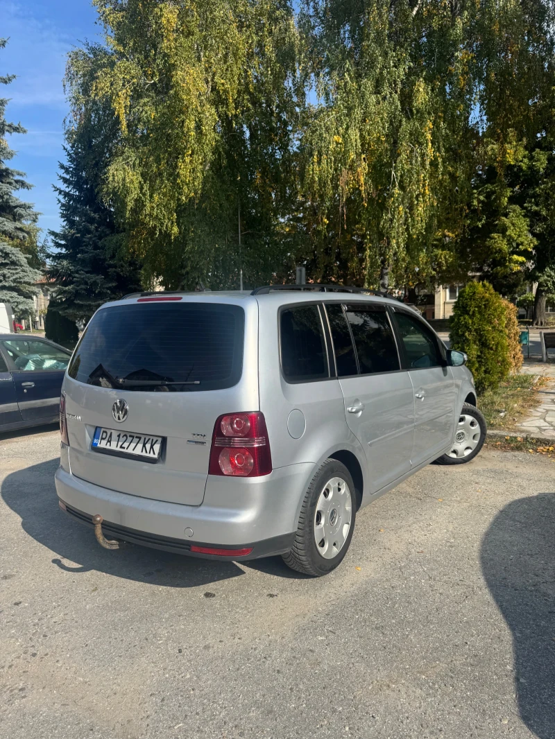 VW Touran, снимка 8 - Автомобили и джипове - 52407787