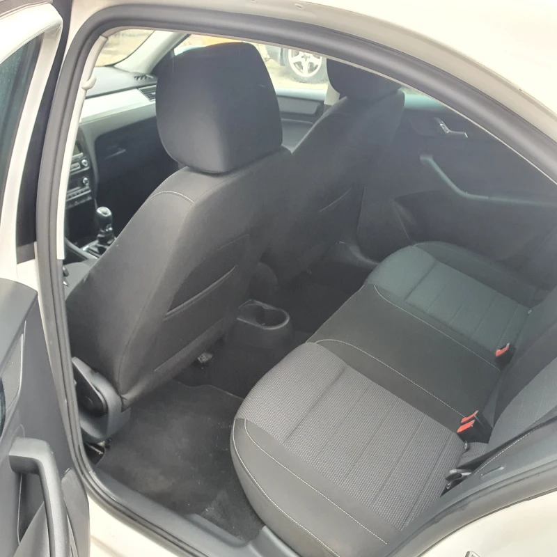 Skoda Rapid 1.2, снимка 7 - Автомобили и джипове - 52359955