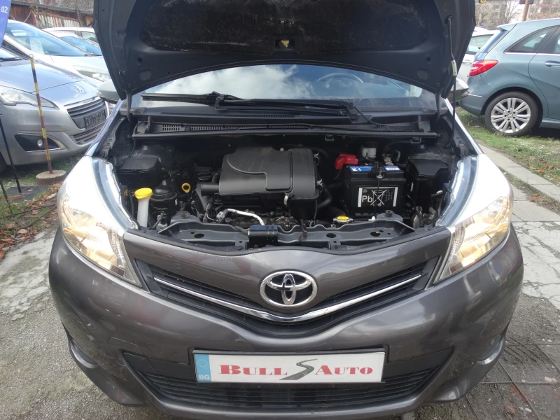 Toyota Yaris 1.0 - 69 к.с., снимка 13 - Автомобили и джипове - 52551829