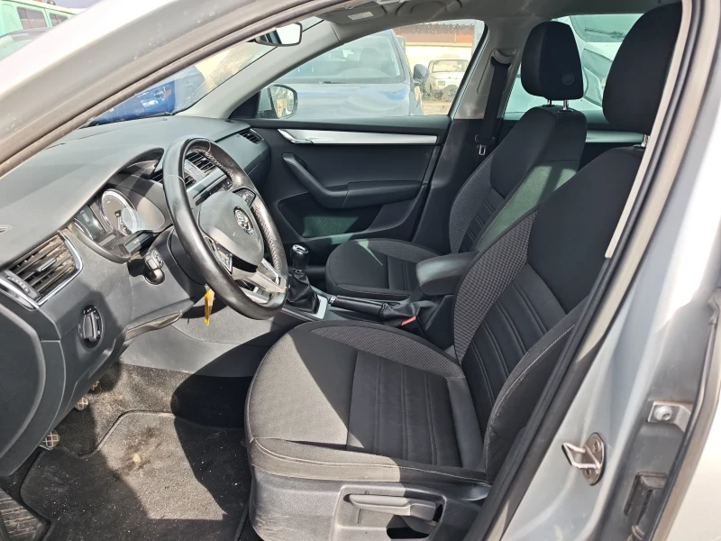 Skoda Octavia 1.6TDI NAVI ПОДРЕВ ТЕГЛИЧ EURO 6D, снимка 10 - Автомобили и джипове - 52965662