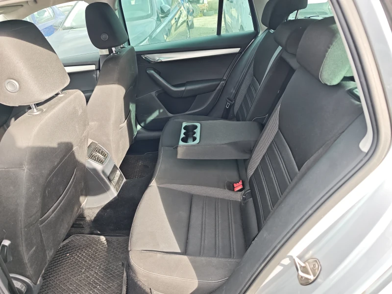 Skoda Octavia 1.6TDI NAVI ПОДРЕВ ТЕГЛИЧ EURO 6D, снимка 12 - Автомобили и джипове - 52965662