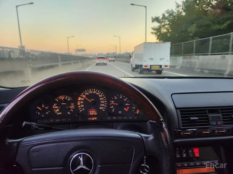 Mercedes-Benz S 320, снимка 9 - Автомобили и джипове - 53030692