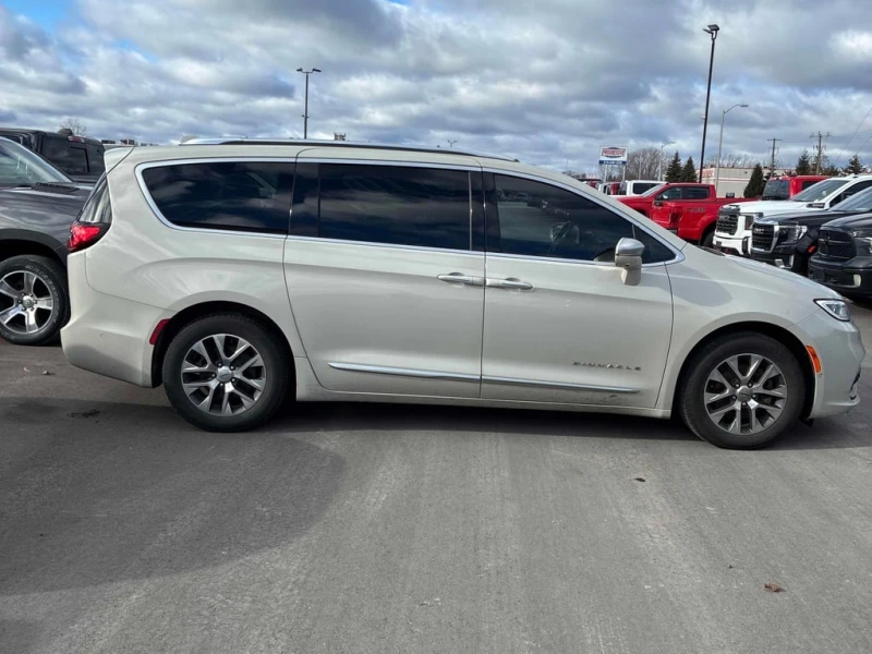 Chrysler Pacifica * Pinnacle * CARFAX * БЕЗ ПЪРВОНАЧАЛНА ВНОСКА, снимка 3 - Автомобили и джипове - 53167362