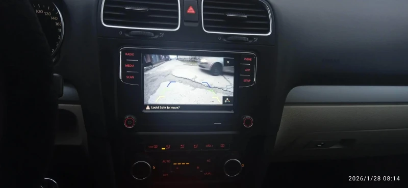 VW Golf 1, 4 САХА TSI, снимка 6 - Автомобили и джипове - 53257344