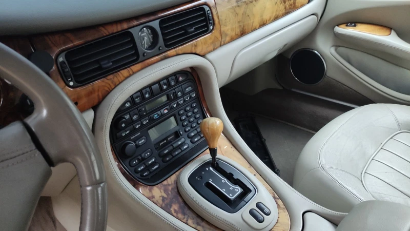 Jaguar Xj 4.0i V8, снимка 10 - Автомобили и джипове - 53269609