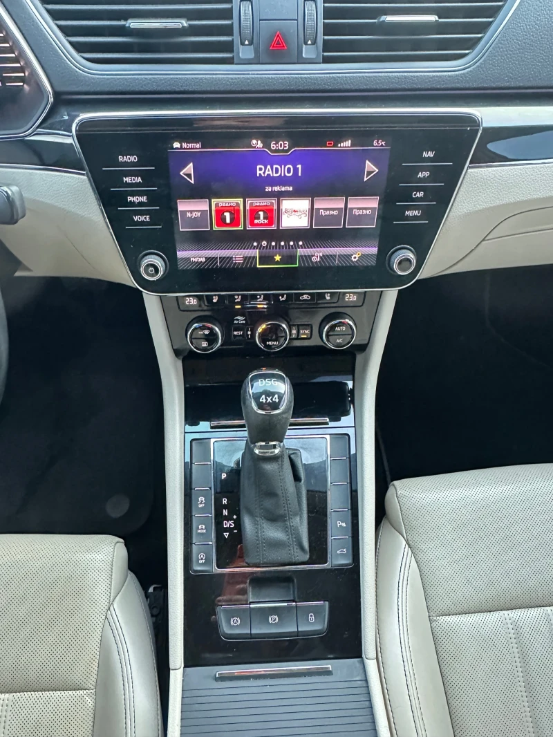 Skoda Superb 2.0TDI, снимка 12 - Автомобили и джипове - 53585476