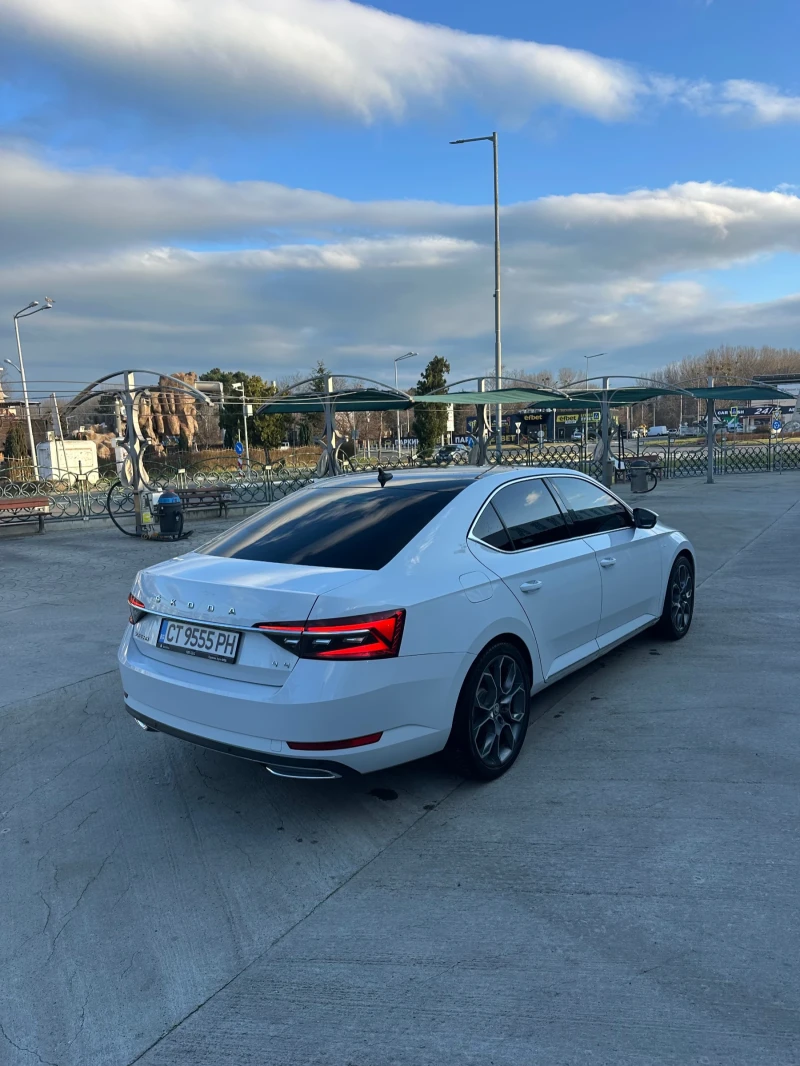 Skoda Superb 2.0TDI, снимка 4 - Автомобили и джипове - 53585476