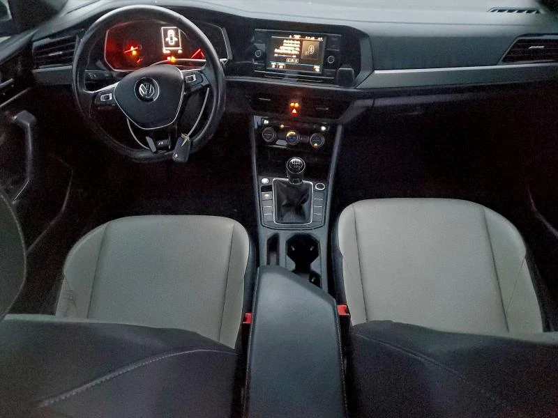 VW Jetta 1.4L 4 Front-wheel Drive, снимка 11 - Автомобили и джипове - 53198948