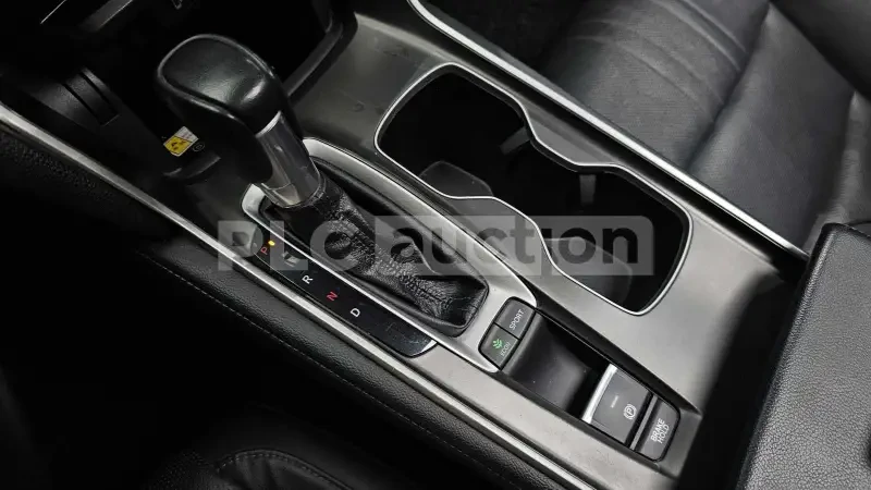 Honda Accord ЛИЗИНГ , ЦЕНА до БГ, снимка 9 - Автомобили и джипове - 55327525