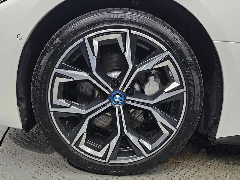 BMW i4 M Sports - ���� 30% ����� | Mobile.bg � ����������� 5