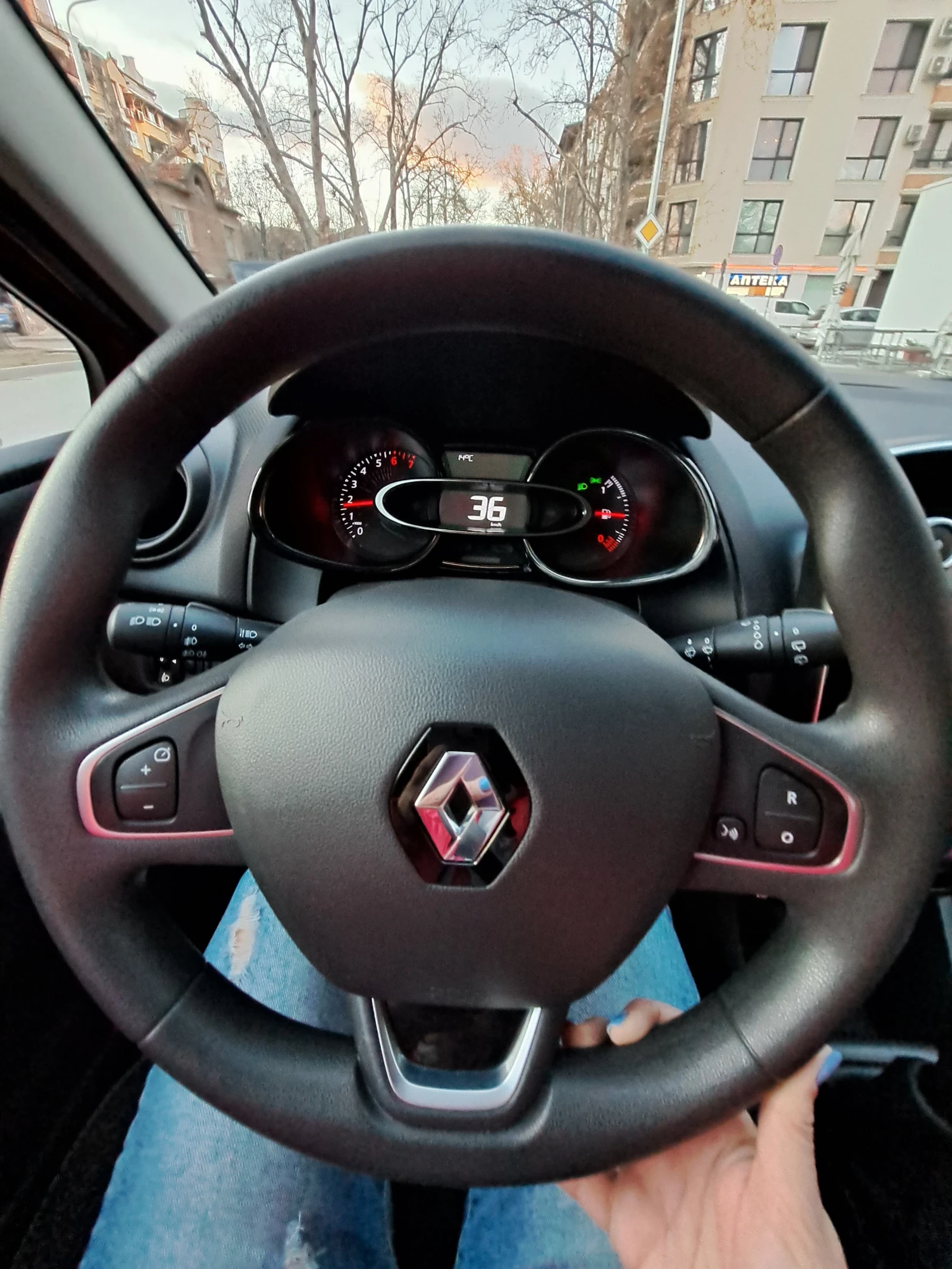 Renault Clio  - изображение 7