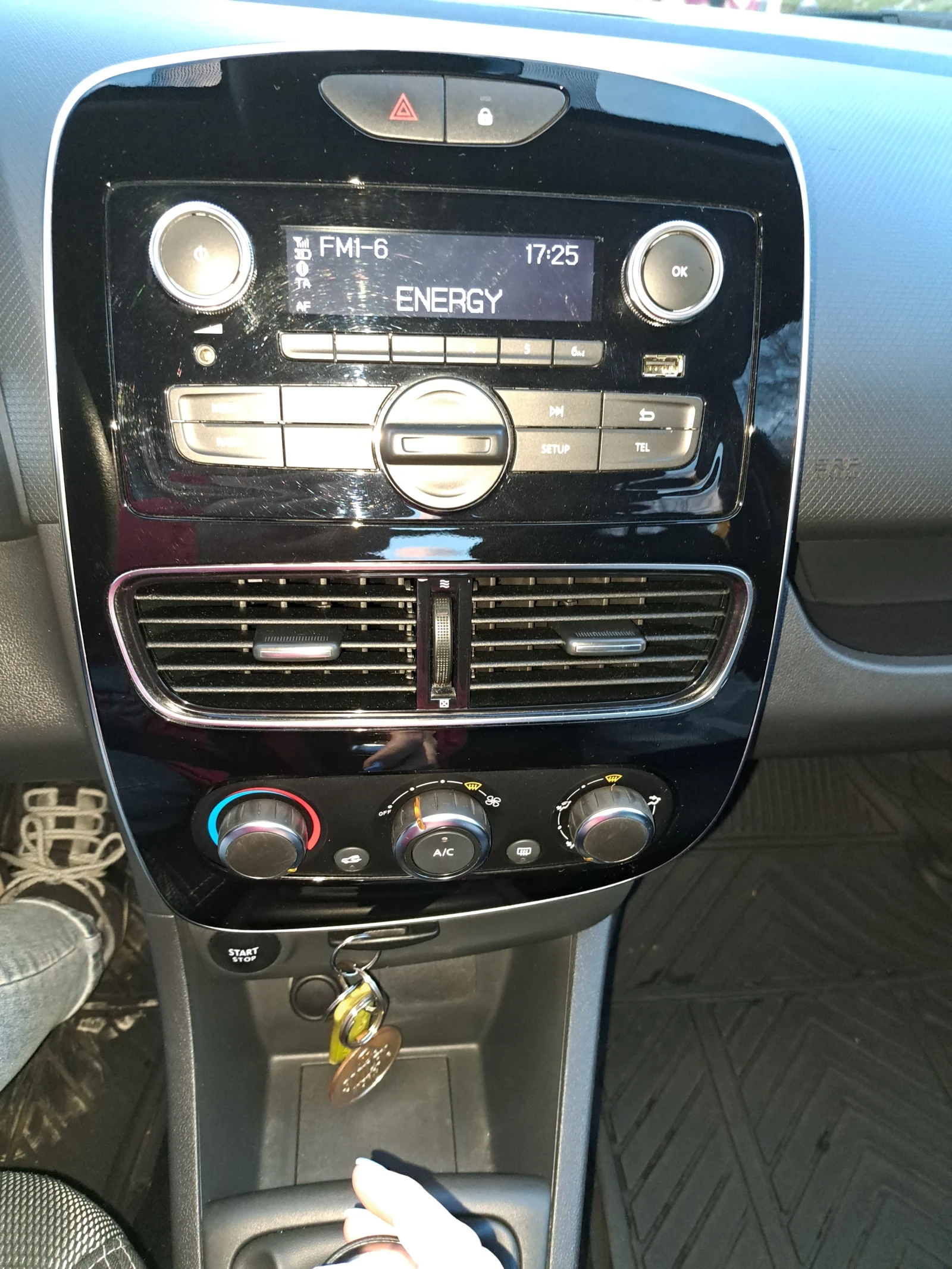 Renault Clio  - изображение 8