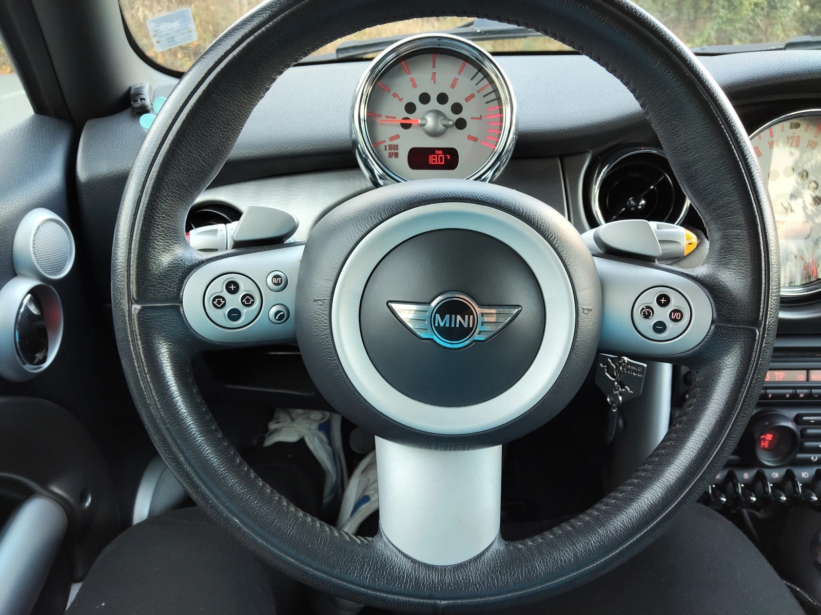 Mini Cooper s cabrio 86KM + AUTO+ KOJA | Mobile.bg — изображение 9