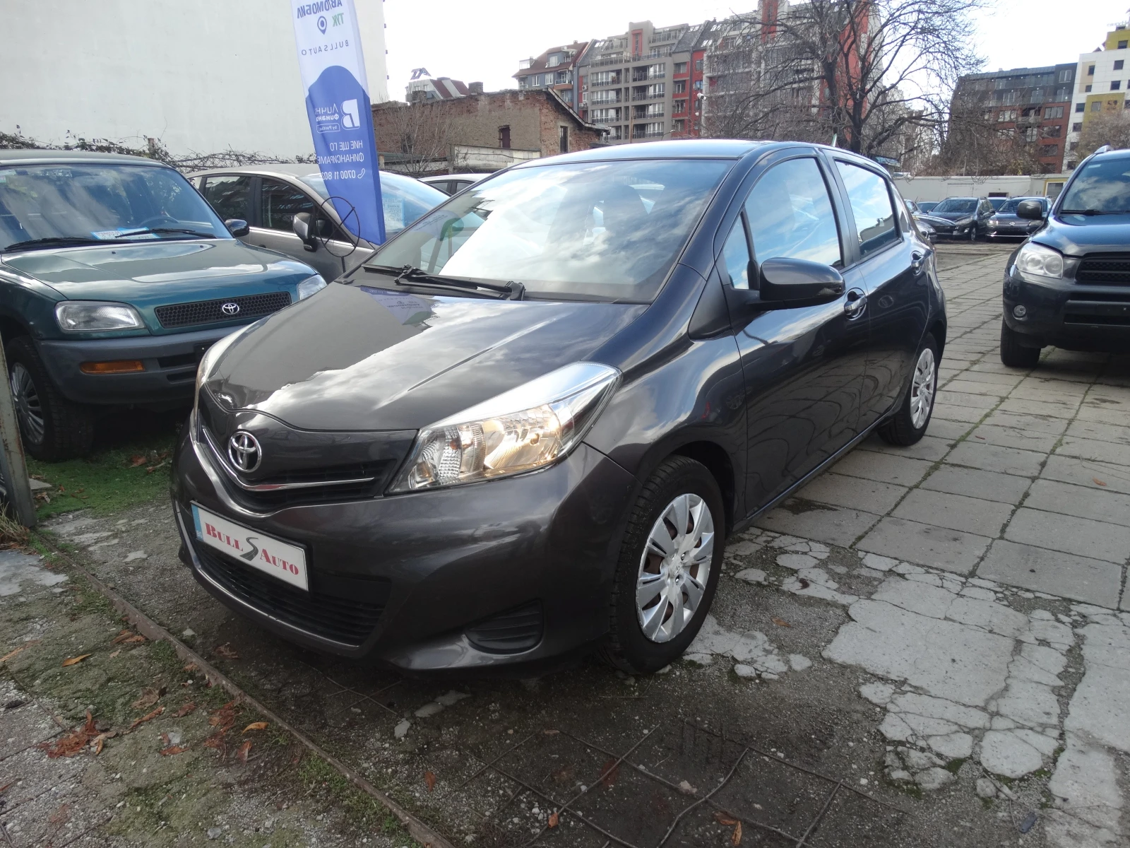 Toyota Yaris 1.0 - 69 к.с. - изображение 2