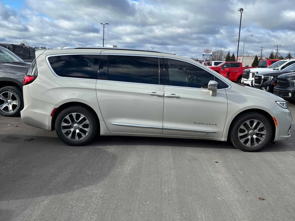 Chrysler Pacifica * Pinnacle * CARFAX * БЕЗ ПЪРВОНАЧАЛНА ВНОСКА - изображение 3