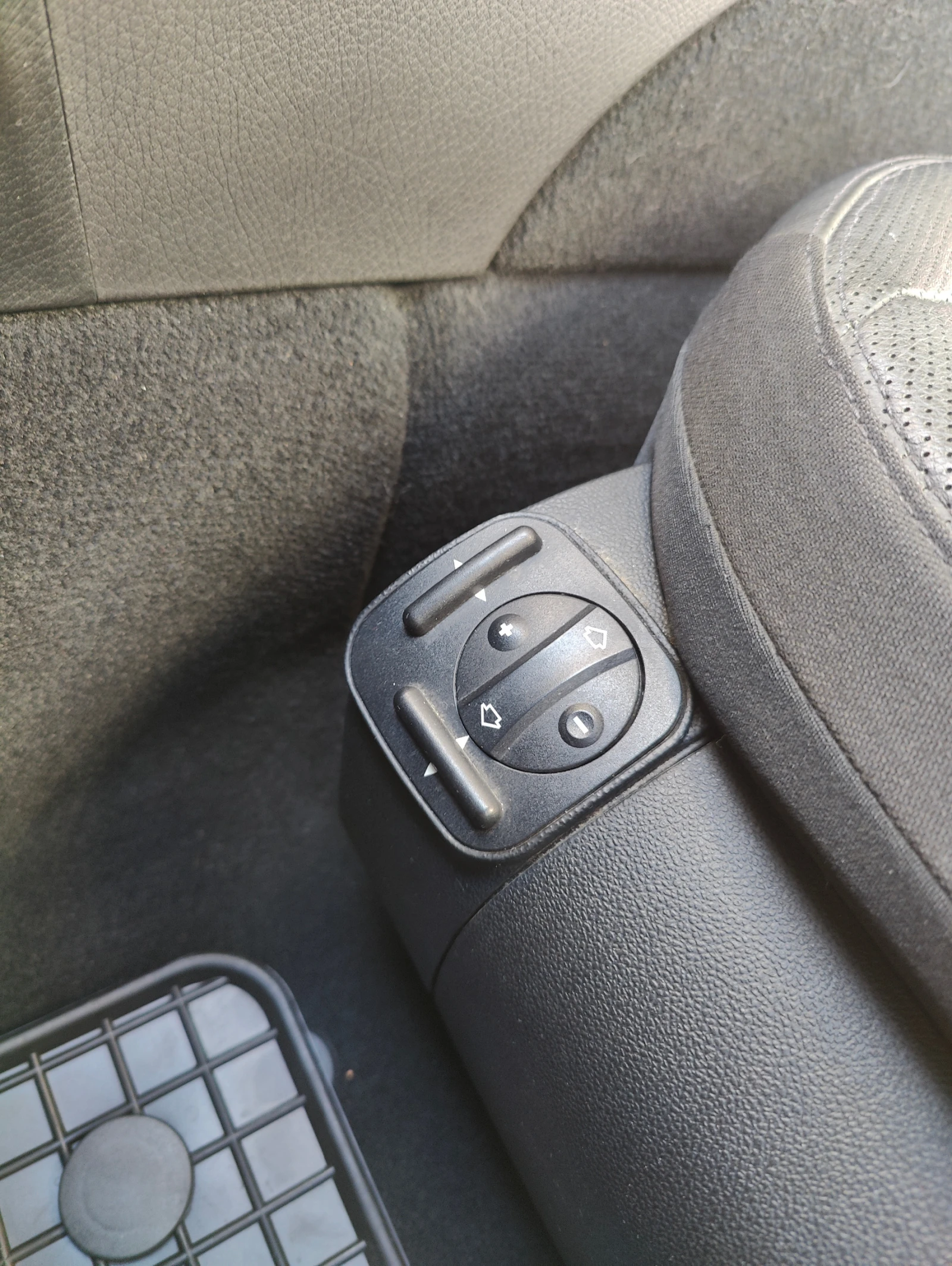 Mercedes-Benz E 500, снимка 12 - Автомобили и джипове - 53819206