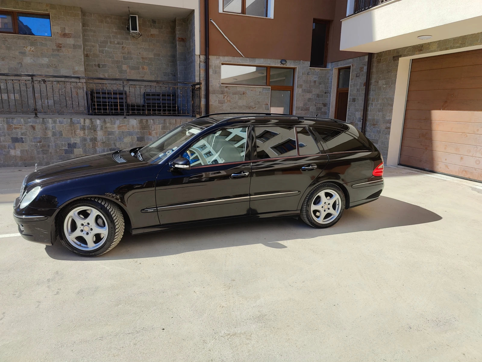 Mercedes-Benz E 500, снимка 4 - Автомобили и джипове - 53819206