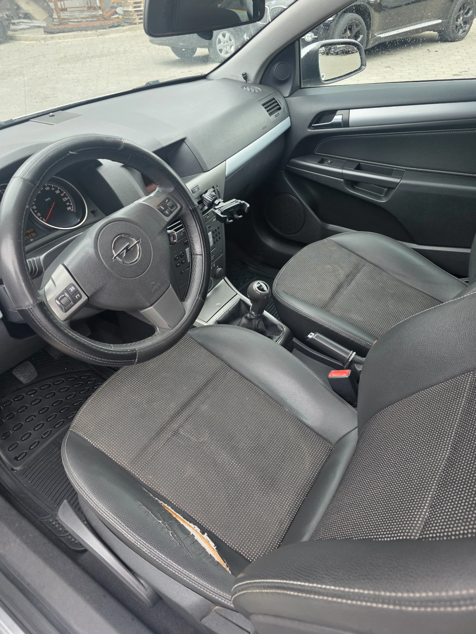 Opel Astra GTC, снимка 8 - Автомобили и джипове - 53894879