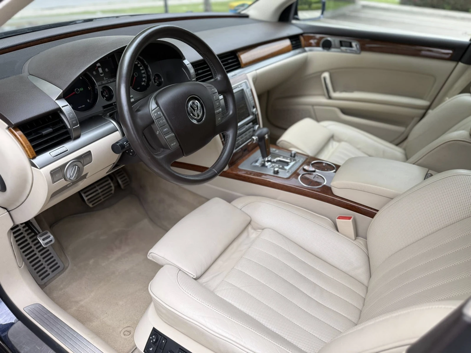 VW Phaeton 3.0TDI УНИКАТ ! ! , снимка 15 - Автомобили и джипове - 53910178