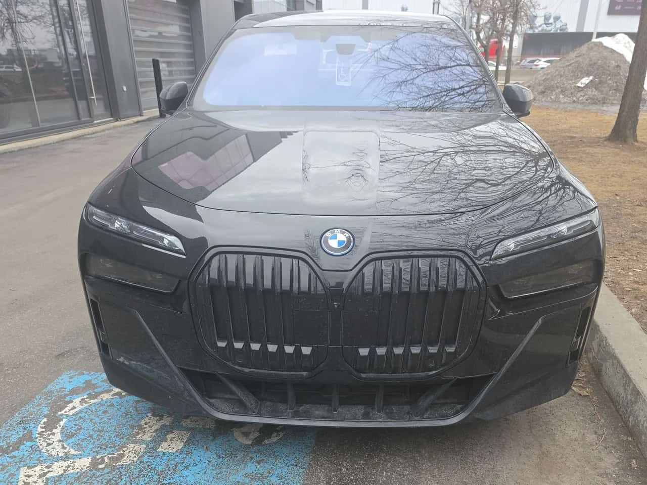 BMW i7 SKY LOUNGE| BOWERS & WILKINS| МАСАЖ| , снимка 5 - Автомобили и джипове - 54076555